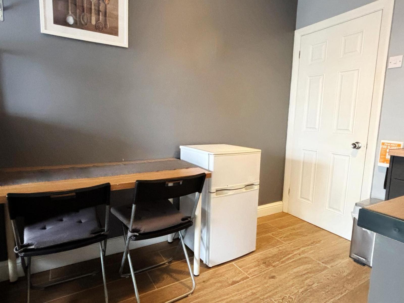 Shirley Apartments, Cozy Studio, Self Check In, 10 Min Drive To City Centre, Walking To Redbridge Train Station Southampton Zewnętrze zdjęcie