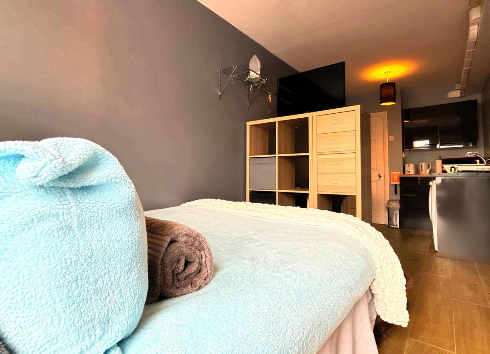 Shirley Apartments, Cozy Studio, Self Check In, 10 Min Drive To City Centre, Walking To Redbridge Train Station Southampton Zewnętrze zdjęcie