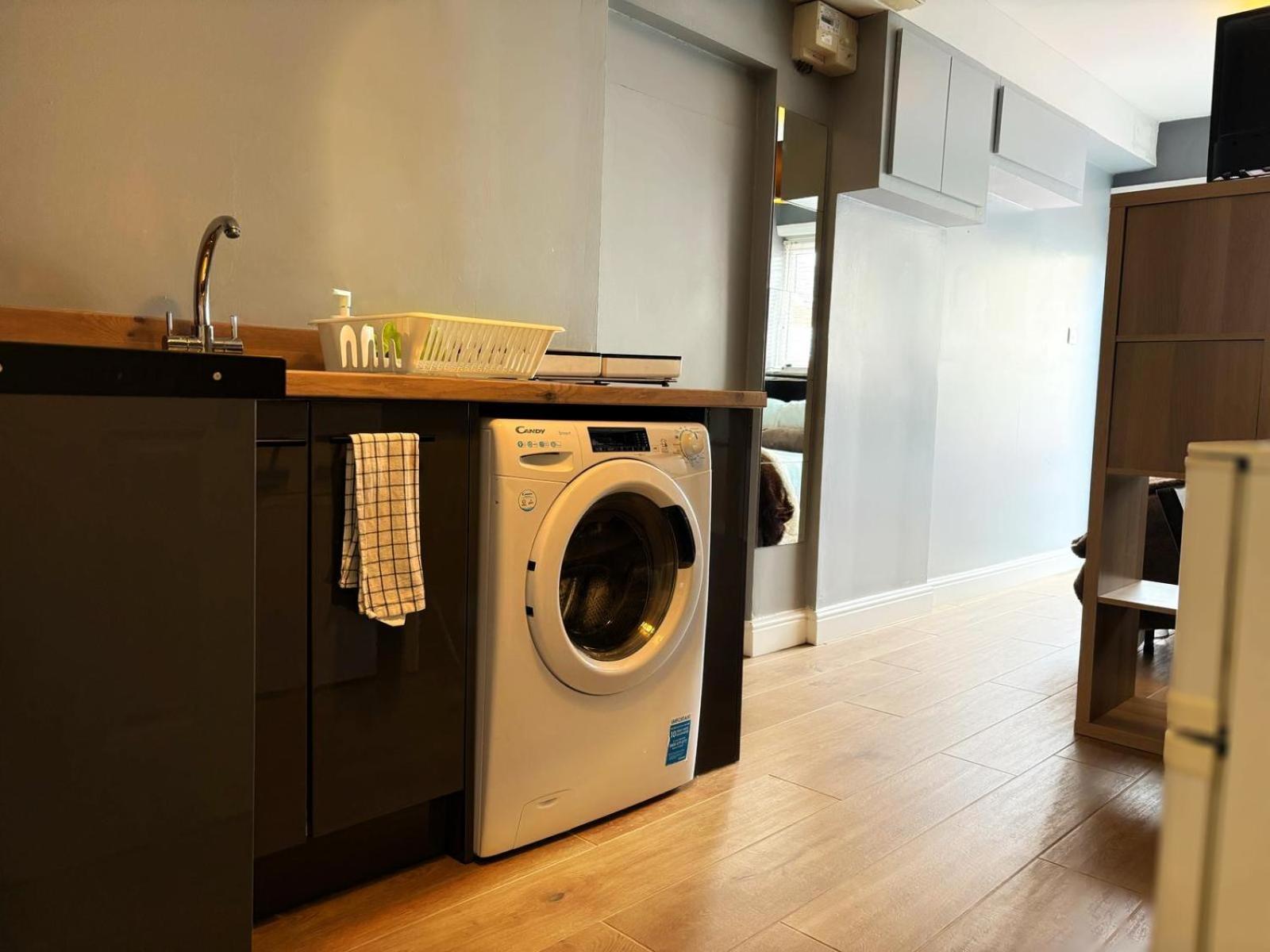 Shirley Apartments, Cozy Studio, Self Check In, 10 Min Drive To City Centre, Walking To Redbridge Train Station Southampton Zewnętrze zdjęcie