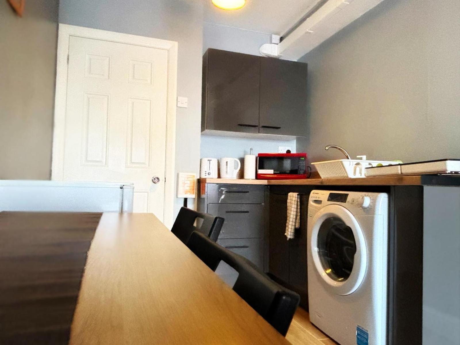 Shirley Apartments, Cozy Studio, Self Check In, 10 Min Drive To City Centre, Walking To Redbridge Train Station Southampton Zewnętrze zdjęcie